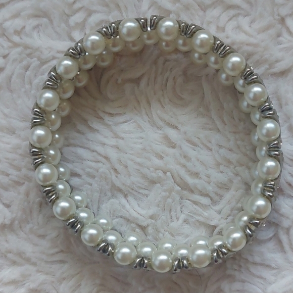 Silver Pearl Bracelet - Picture 4 of 4
